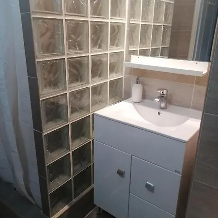 Dozsa Apartman *