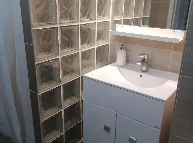 Dozsa Apartman *