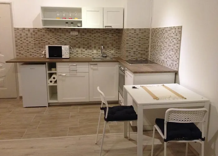 Dozsa Apartman *